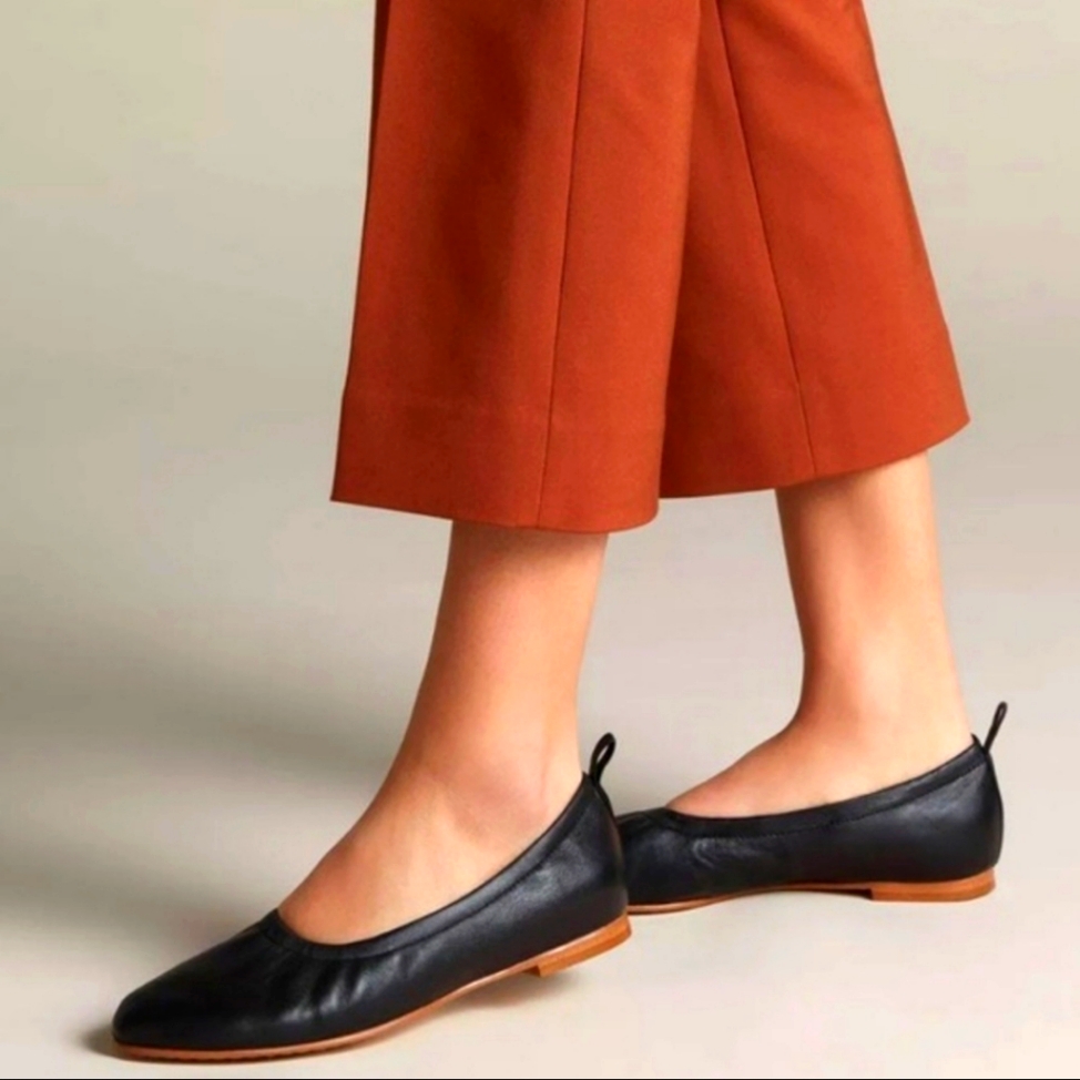 Clarks Grace Mia Black Leather Ballet Flats